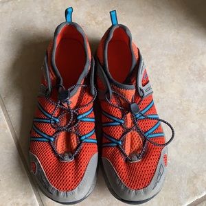 Teva women’s water shoes Sneakers - Orange & Gray trim sz 6